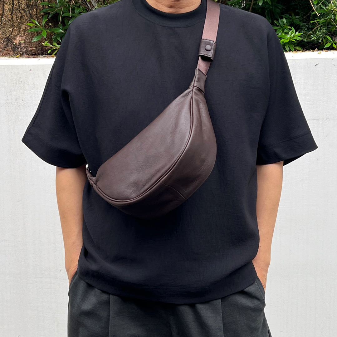 [Shuttle Leather] Crescent Shoulder Bag