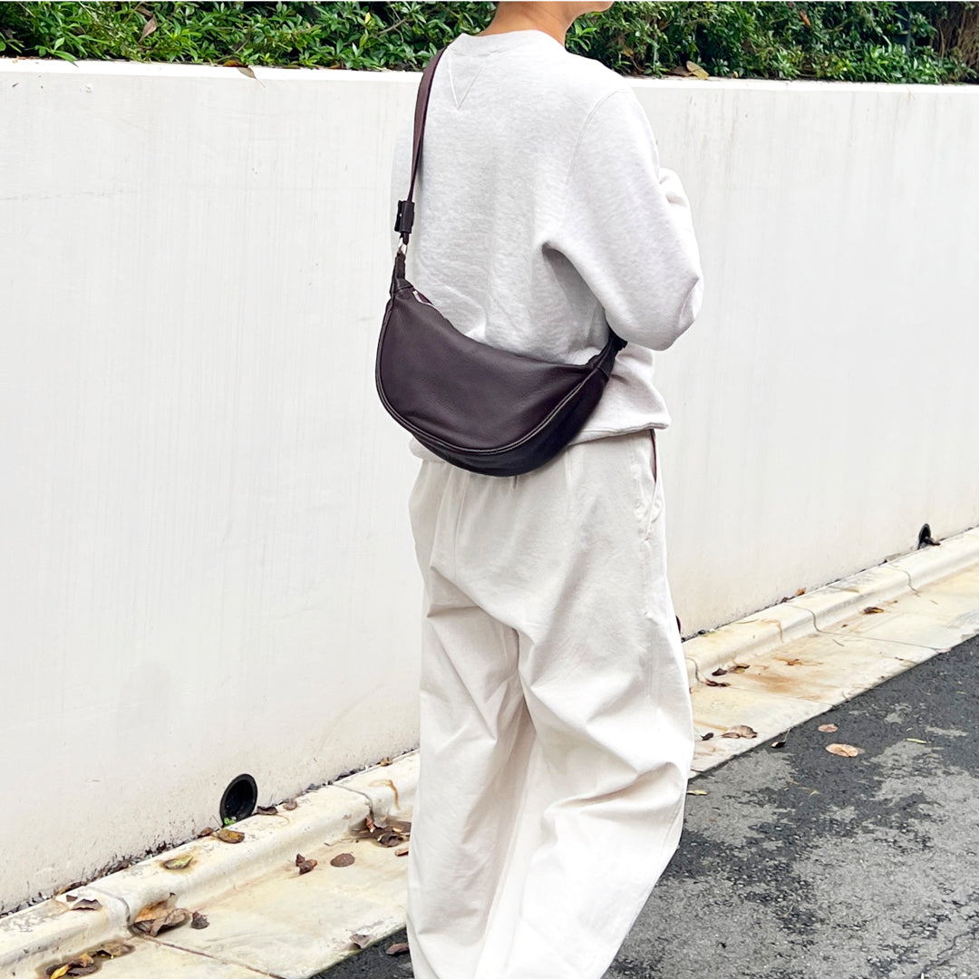 [Shuttle Leather] Crescent Shoulder Bag